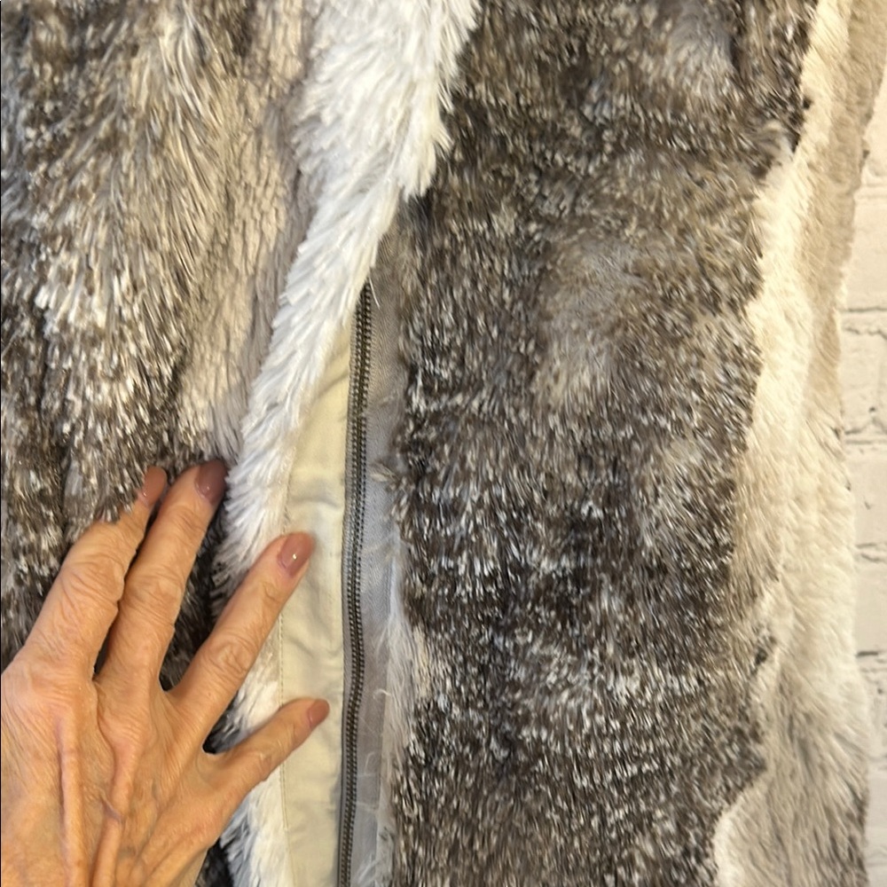 Cabi Chic Faux Fur Vest in Brown and Cream - Picture 3 of 6